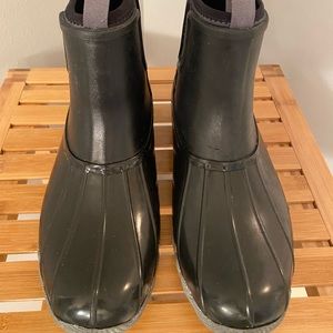 Super cute Rain boots! Like new condition!!